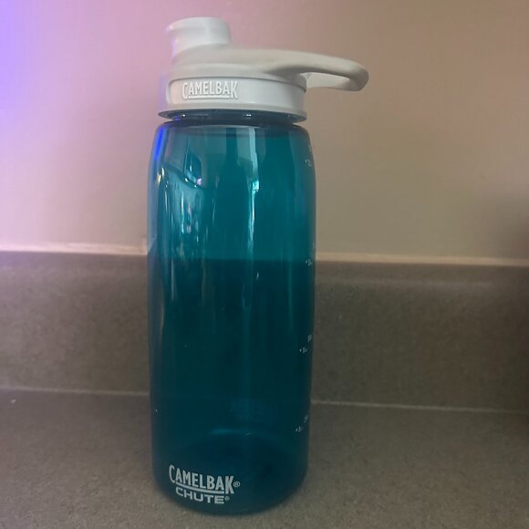 CamelBak Chute Water Bottle – Sea Glass, 1L – Durable & Leak-Proof - Picture 1 of 1